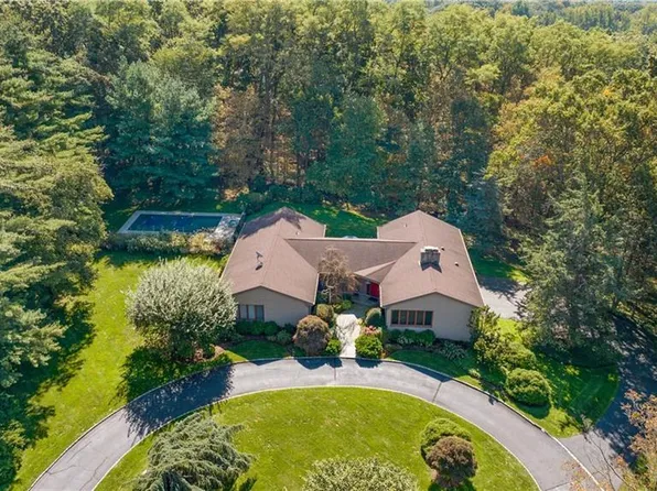 156 Ridgecrest Road, Stamford, CT 06903