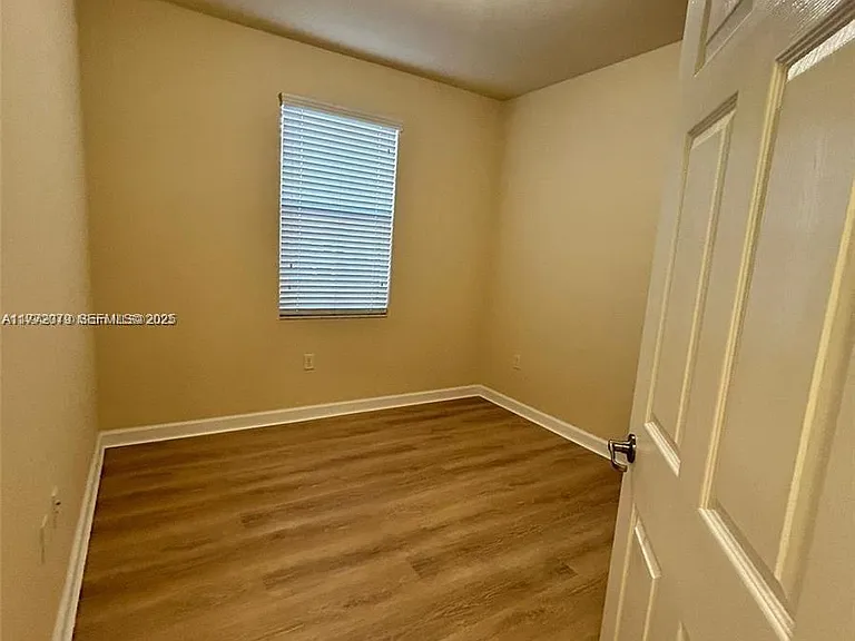 142 SE 28th Ter #7 — Photo 12