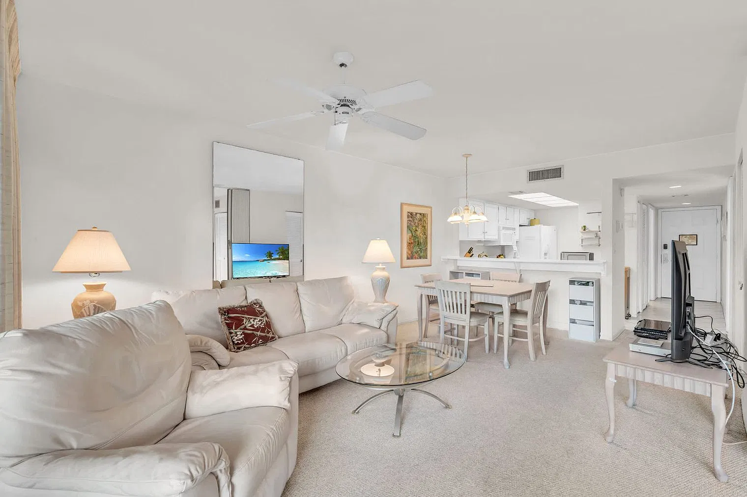 1 bed, 2.0 bath, 861 sqft, $4,937 — Photo 4