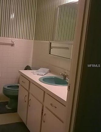 5th image of 301 Kingsbury Ave