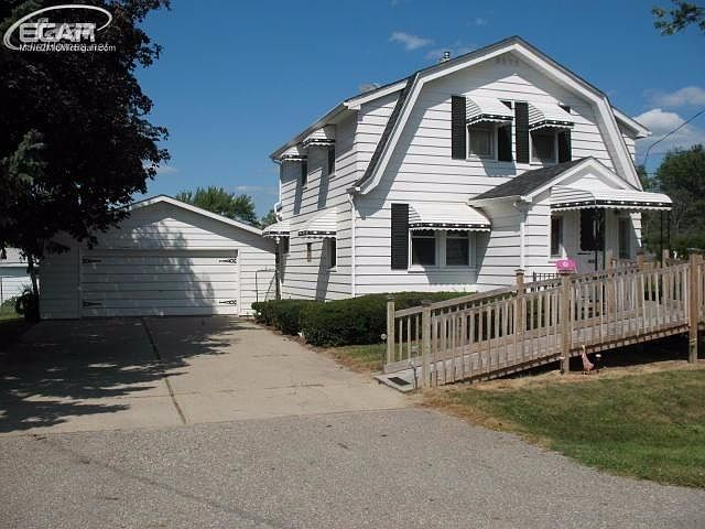 1st image of 1088 W Pine Ave