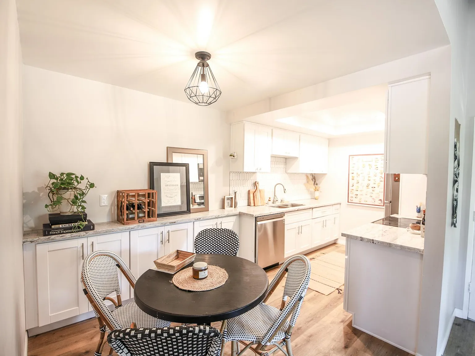 1 bed, 525 sqft, $2,400 — Photo 3
