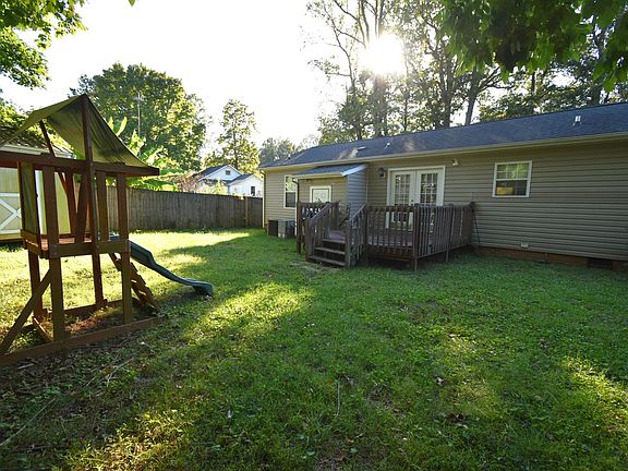 4th image of 924 Kilby St