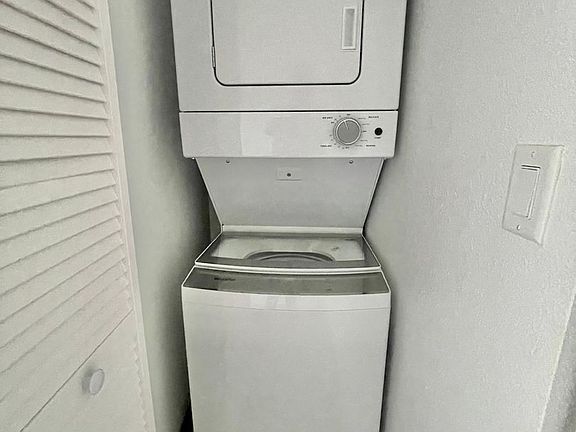 5th image of 216 Olive Ave #305