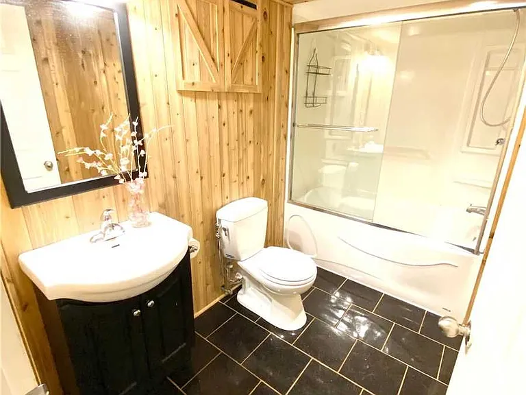 432 Fernleigh Cir — Photo 16