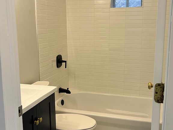 5th image of 1622 W Pierce Ave #2