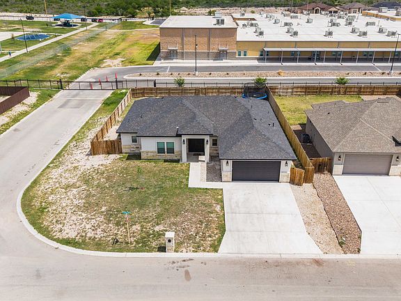 3rd image of 423 Pitaya Ln