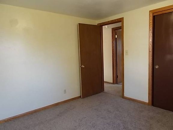 4th image of 227 Marion St