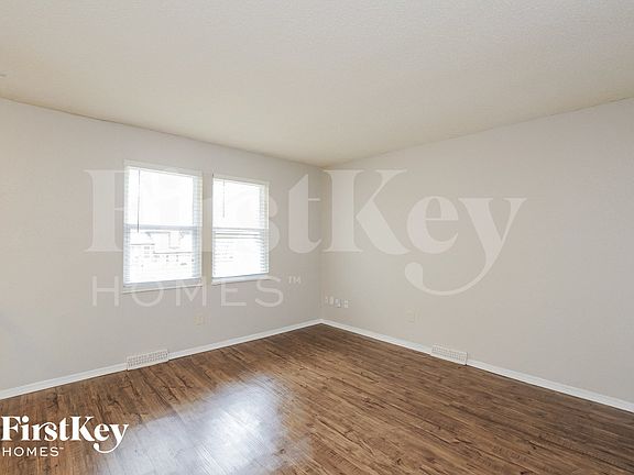 3rd image of 11931 Smalley Ave