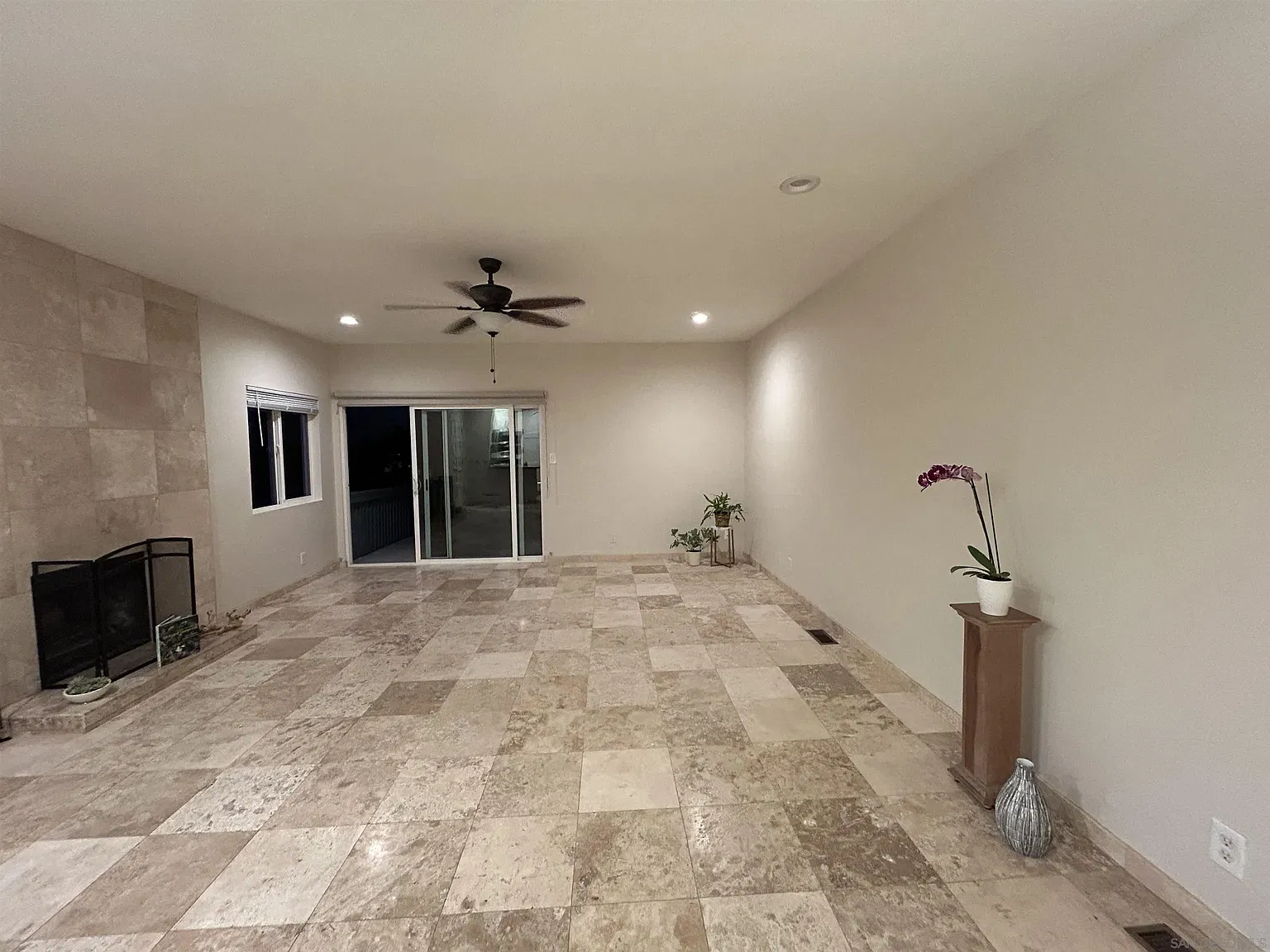 2 bed, 2.0 bath, 1005 sqft, $5,800 — Photo 4