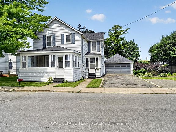 2nd image of 376 Hyde St
