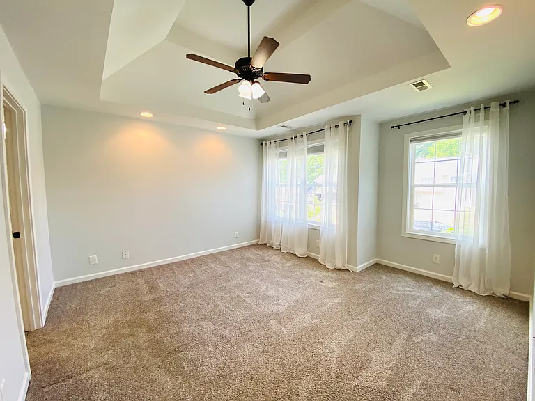 1194 Eagles Bluff Dr — Photo 24