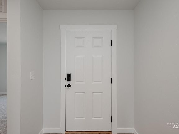 2nd image of 3914 E Syracuse St