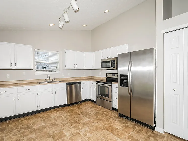 5309 Waterton Lakes Dr — Photo 7