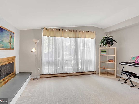 5th image of 7533 Oak Glen Ct