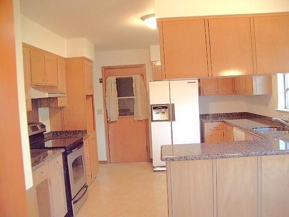 3rd image of 5127 Lantana Ln