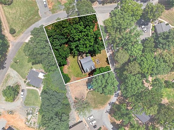 4th image of 108 Beach Dr