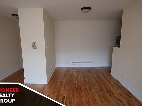 3rd image of 556 W Arlington Pl #402