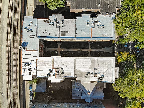 3rd image of 5344 N Winthrop Ave Unit E3
