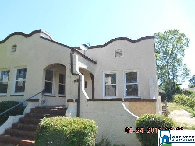 2nd image of 925 7th St W
