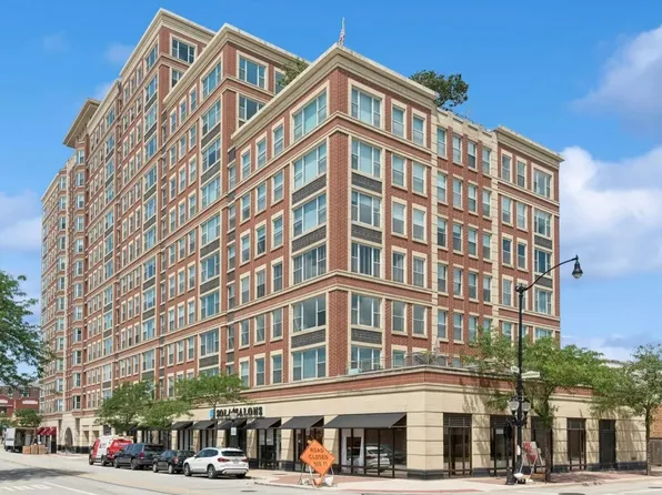 77 S Evergreen Ave Unit 902, Arlington Heights, IL 60005