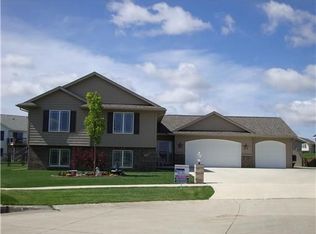 443 Ridgeway Ct, Atkins, IA 52206