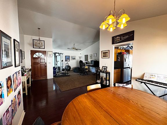 5th image of 1536 E Castleview Avenue