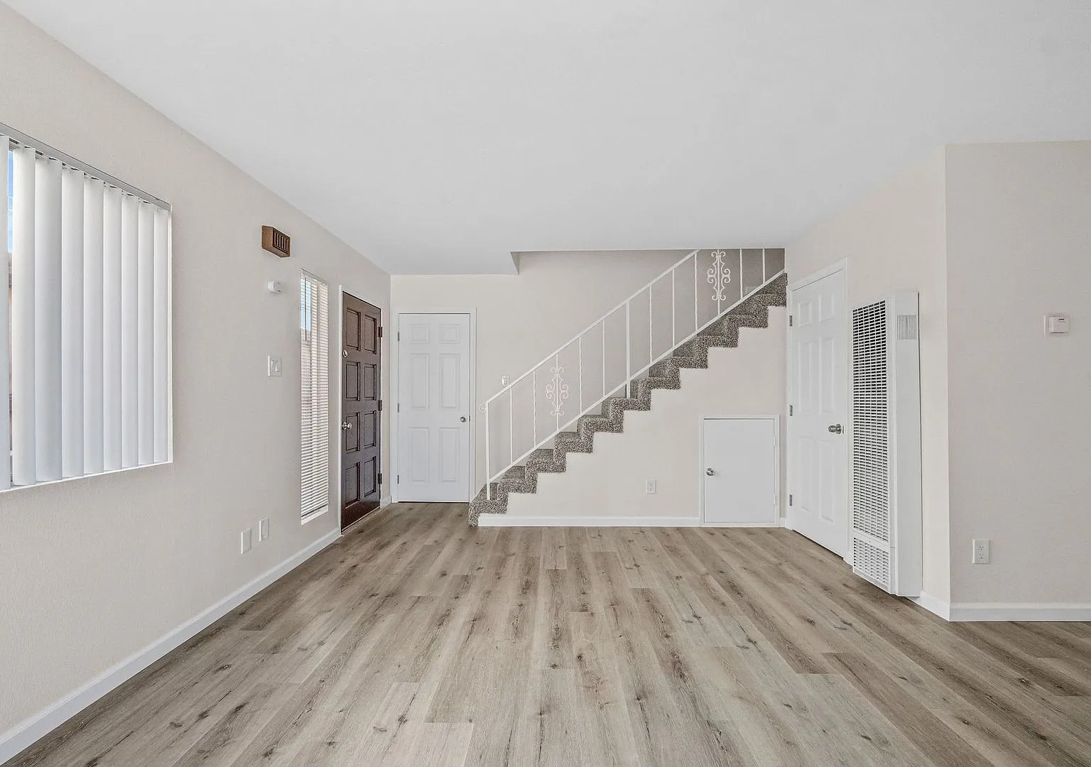 455 Del Mar Ct. — Photo 4