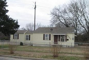 1st image of 2868 Canary Dr