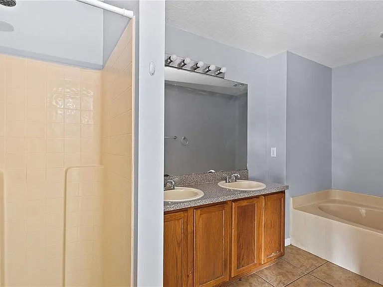 568 Kingfisher Dr — Photo 13