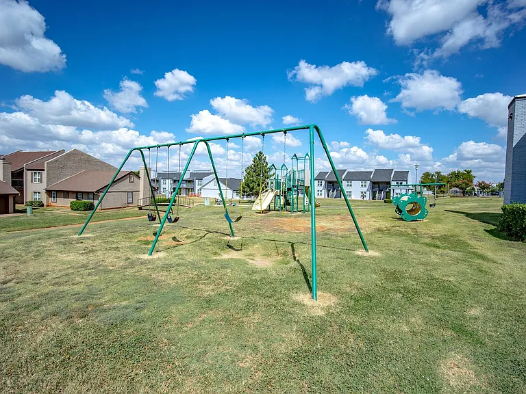 Aspen Place Apartments - June Rent FREE: Move-In by 6/15! — Photo 58