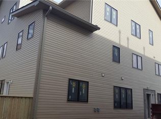 7 Park Ln, Spring Valley, NY 10952