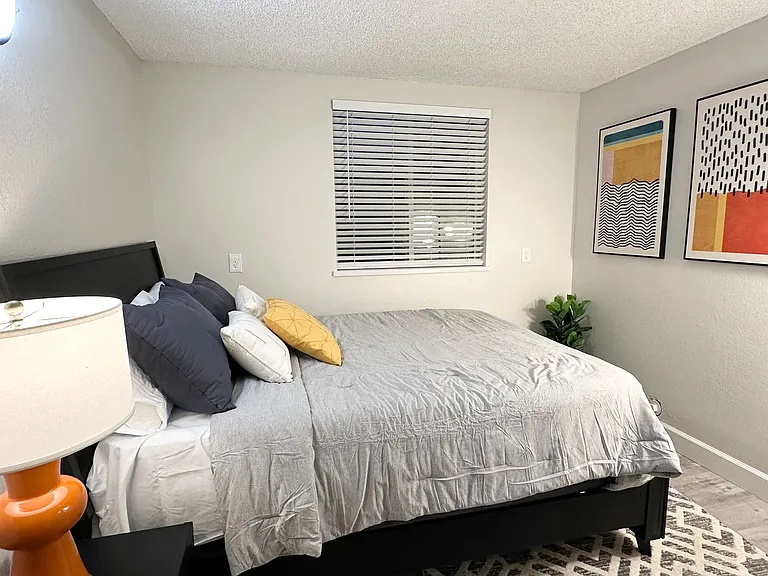 North Star Apartments - Beautiful Remodeled Apartments — Photo 38