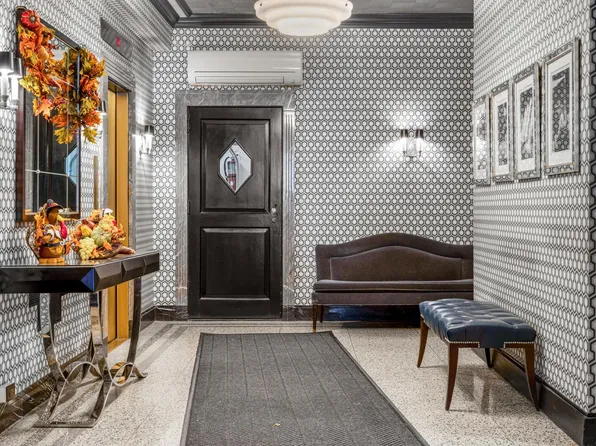 227 East 57th Street image 7 of 8