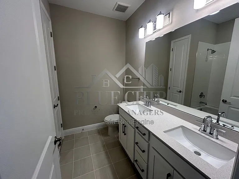 1008 British Cir — Photo 5