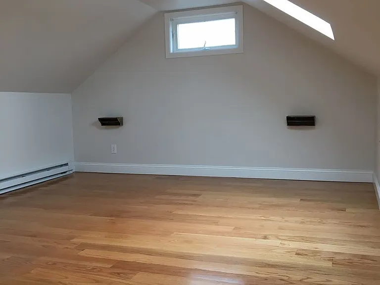 70 Courtland St — Photo 2