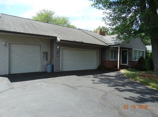 17251 Mayfield St, Livonia, MI 48152