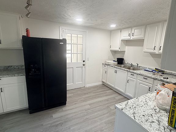 Kitchen / Dining
