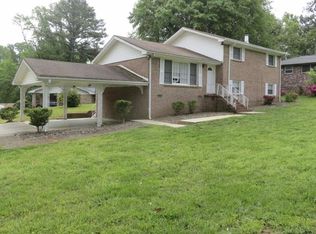 1720 Austin Dr, Decatur, GA 30032