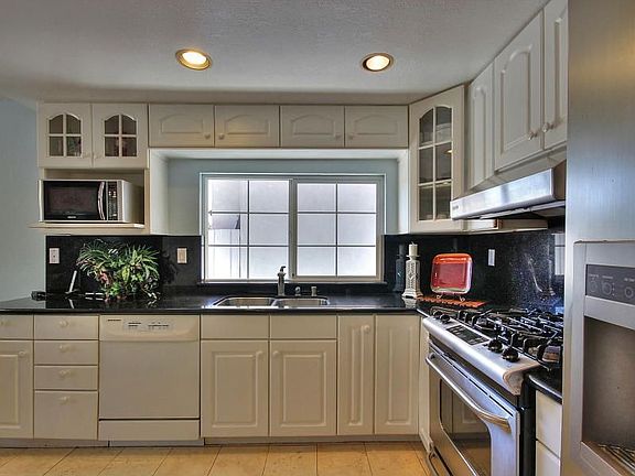 5th image of 4368 Holt St