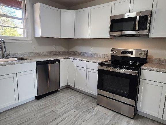 4th image of 14 Forestwood Dr