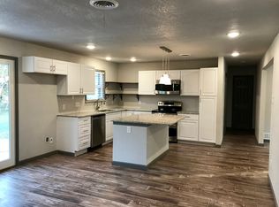 1311 Sproles Dr, Benbrook, TX 76126