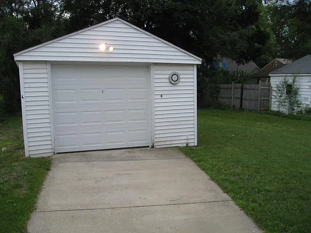 1160 Edna St SE — Photo 13