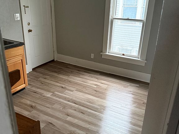 5th image of 516 Washington Ave #A