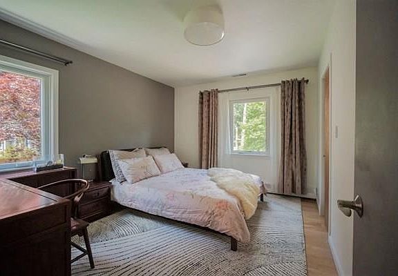 4th image of 51 Glen Ave #51