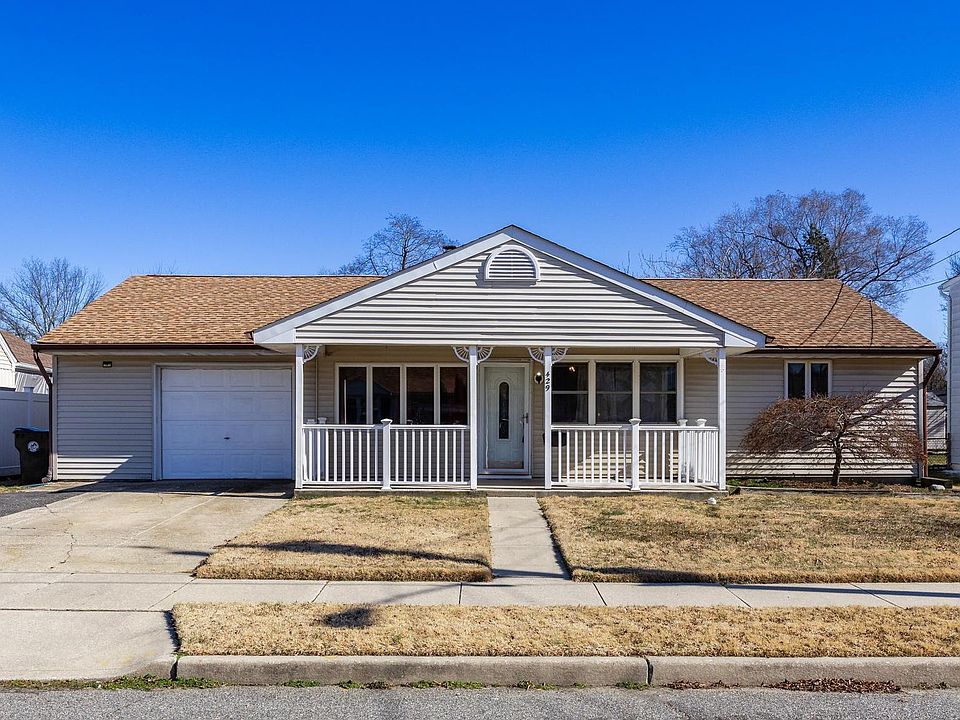 1st image of 429 Holmes Dr