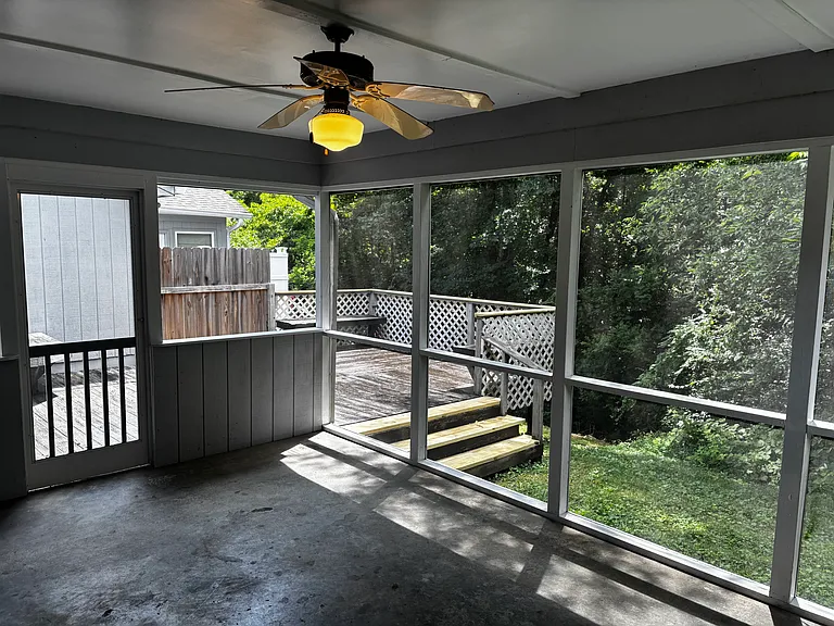 2017 Locarno Dr — Photo 27