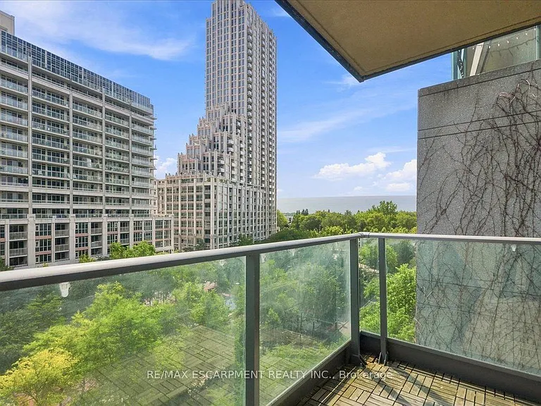 209 Fort York Blvd #676 — Photo 13