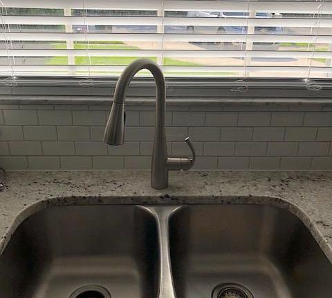 4th image of 822 Ashley Cir
