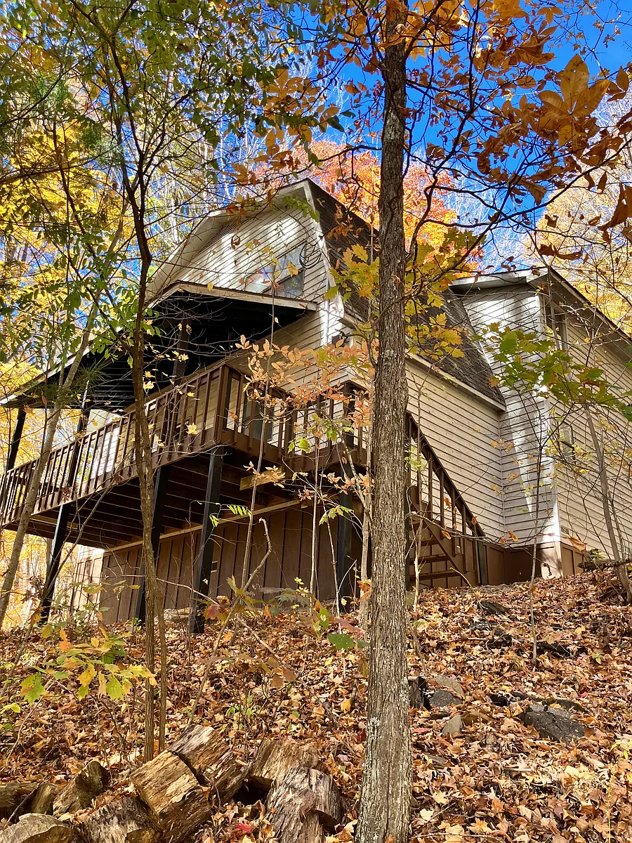 Building Photo - Thistlecroft Ln